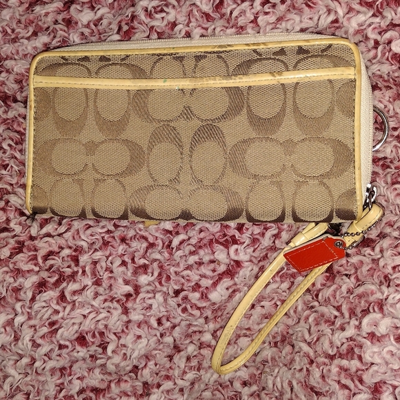 Coach Handbags - 😻5 for $15😻Coach wallet